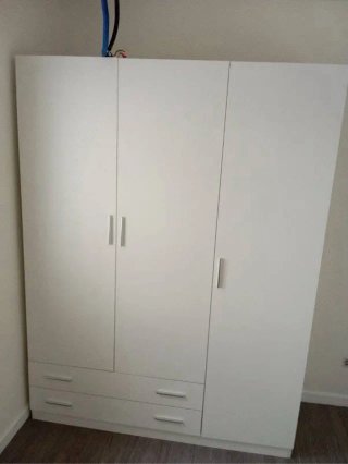 Armario Blanco de Tres Y Cuatro Puertas