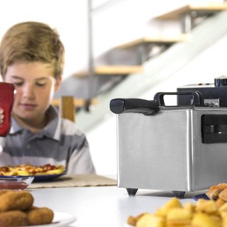 Cecotec Freidora Eléctrica con Aceite Cleanfry 1.5