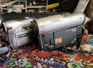 Lotto 2 Videocamere JVC, Canon da testare