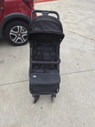 Carro de bebé negro