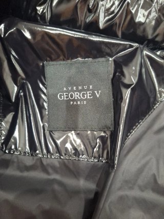 Abrigo Negro GEORGE V con Capucha y Logo