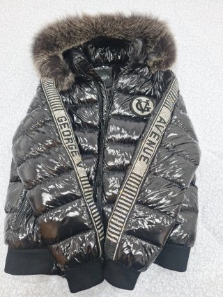 Abrigo Negro GEORGE V con Capucha y Logo