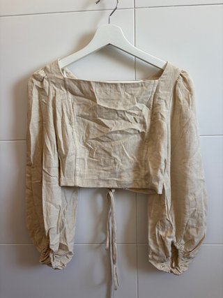 Top corto Zara beige manga larga