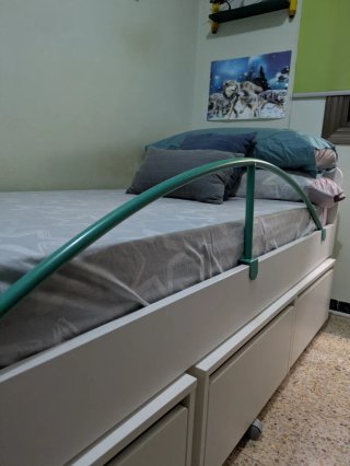 Barandilla de seguridad para cama.