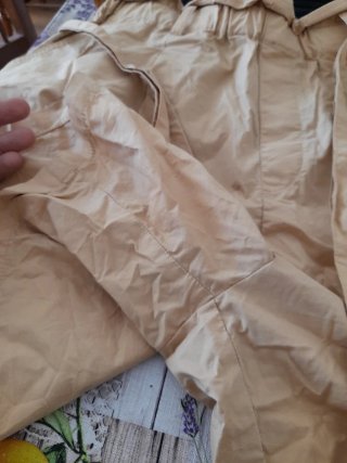 Pantalón corto mostaza