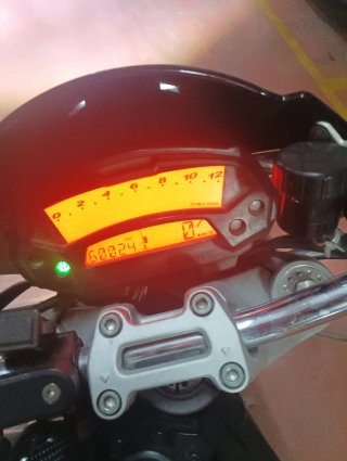 Ducati Monster 696 - 2008 limitada en papeles A2