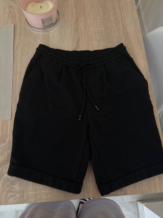 Pantalón Corto Negro Zara