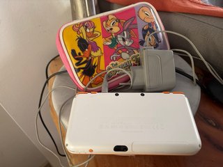 Nintendo 2DS XL Blanca y Naranja