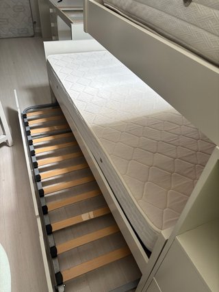 Litera tren color hueso con cajones y cama nido