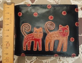 Portafoglio in cuoio con gatti e pois rossi