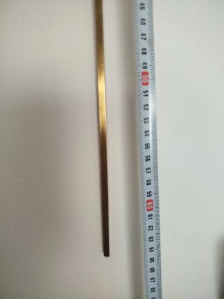 Crucifijo de pared metálico