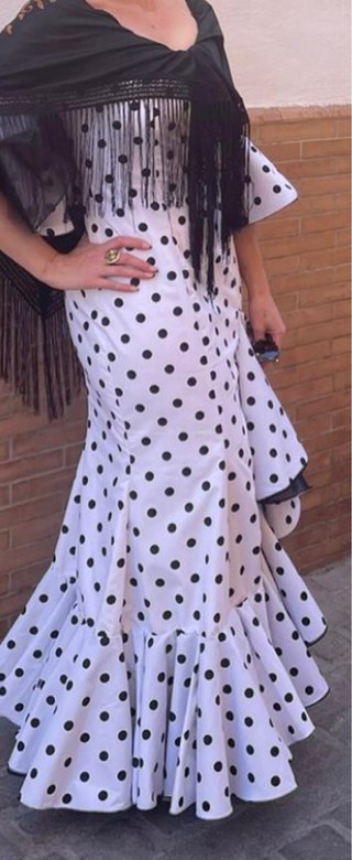 Traje de Sevillana Blanco con Lunares Negros