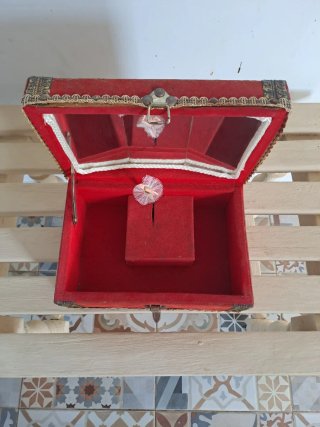 Caja Musical Vintage con Bailarina