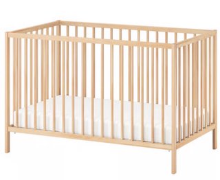 Cuna de bebé de madera