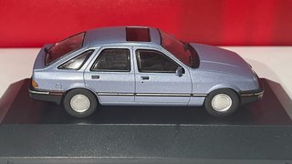 Ford Sierra (1ª Generacion) Ghia - Ixo 1/43