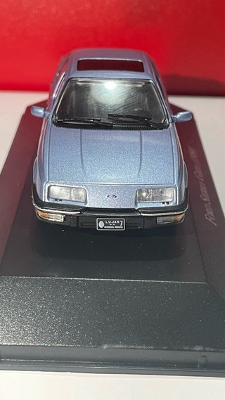 Ford Sierra (1ª Generacion) Ghia - Ixo 1/43