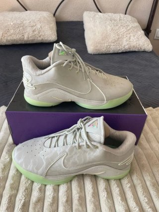 Lebron XXII Talla 47.5 Nike Gris/Verde