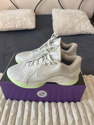 Lebron XXII Talla 47.5 Nike Gris/Verde