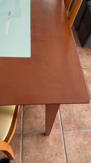 Conjunto de Mesa y 6 Sillas de Madera