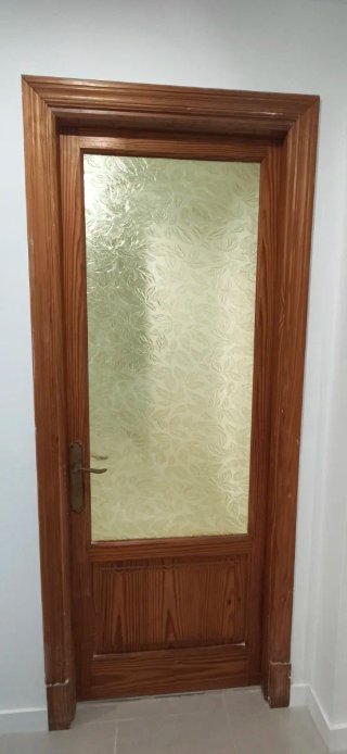 Puerta Cristalera de Madera de Norte