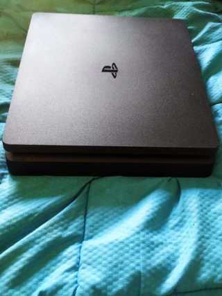 PlayStation 4 Slim 1TB Negra