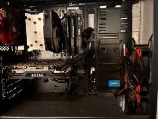Torre PC Zotac Negra y Roja