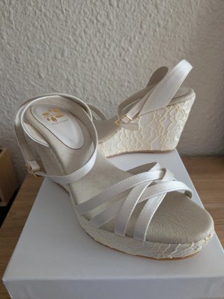 Sandalias de cuña novia Carmenchu (Asur Landa)