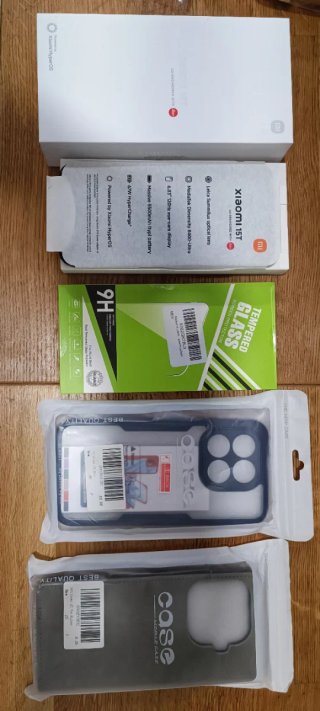 Xiaomi 15T con funda y protector