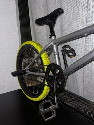 Bicicleta BMX Wipe 520 20 pulgadas