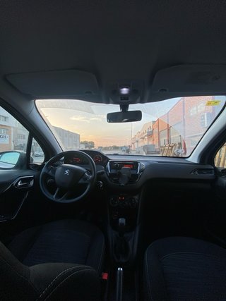 Peugeot 208 2013