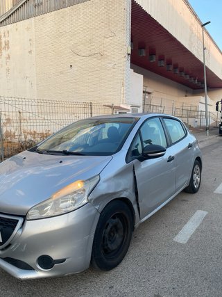 Peugeot 208 2013