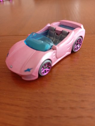 Coche Hot Wheels Barbie