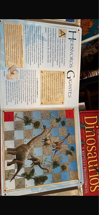 Libro para jugar de dinosaurios