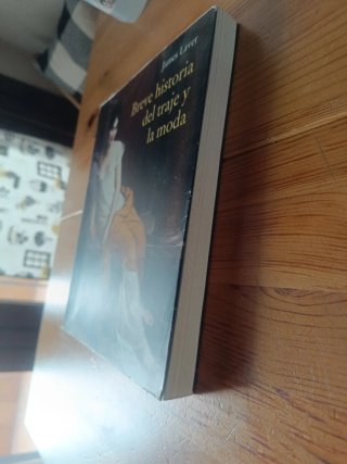 Breve historia del traje y la moda