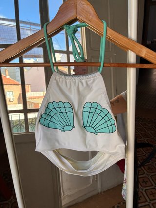 Top de Bikini con Estampado de Conchas