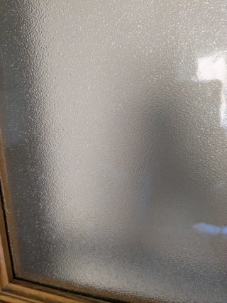 PUERTA DE MADERA MACIZA DE 0,82 CMS