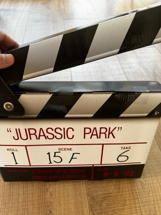 Figura Steven Spielberg Jurassic Park SDCC23