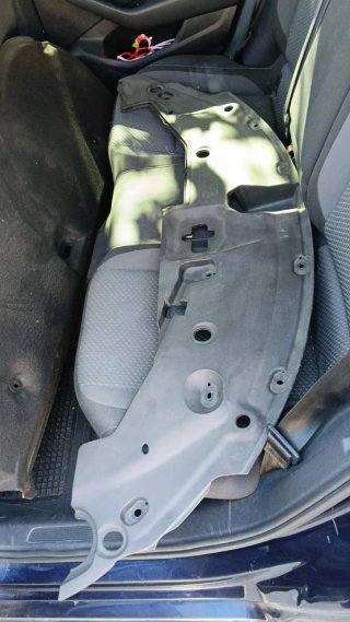 Tapa motor Toyota Avensis T27