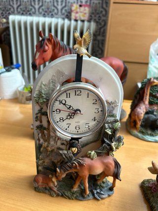 Set de 5 Figuras Decorativas y Reloj