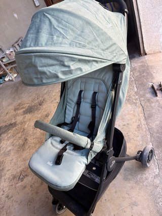 Silla de paseo ligera y compacta Joie Pact (color