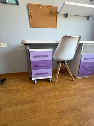 Conjunto de muebles juveniles