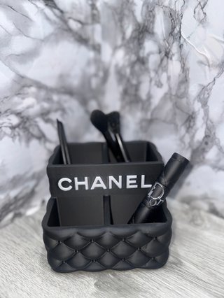 Organizador tocador Chanel negro acolchado