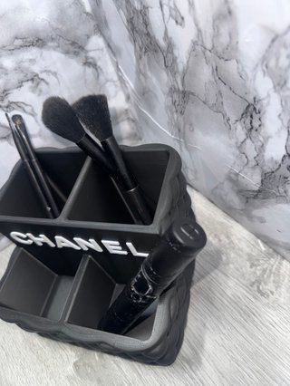 Organizador tocador Chanel negro acolchado