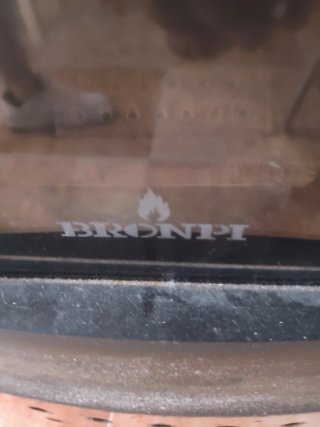 Estufa de pelet Bronpi m.d.l elisa