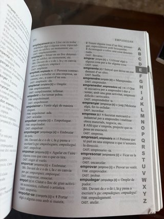 Diccionari multiús