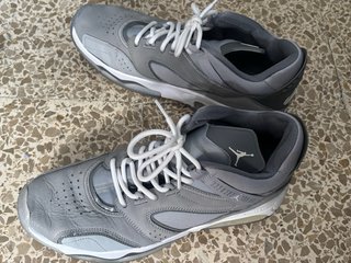 Zapatillas Nike Jordan Grises Talla 44.5