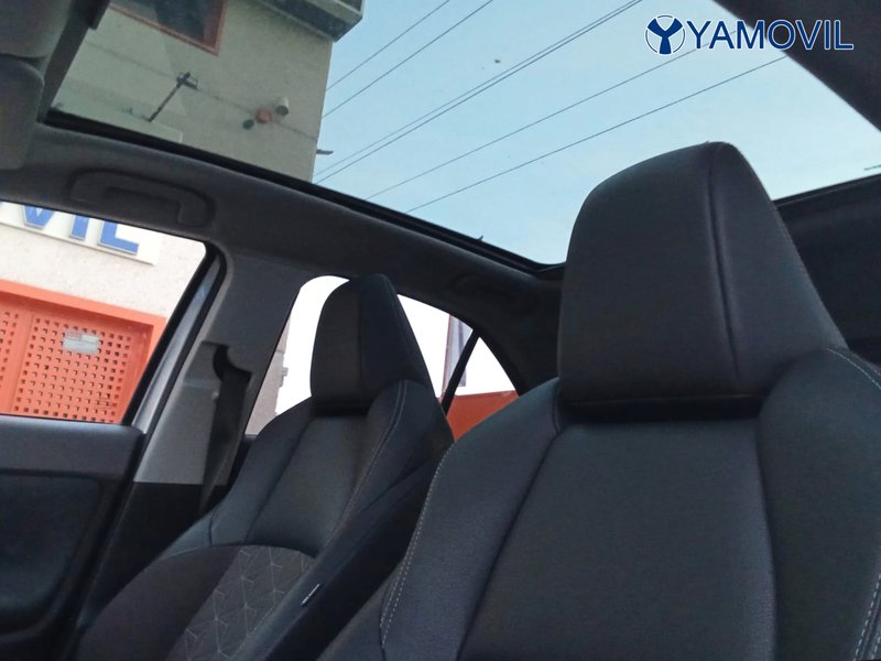 Toyota Yaris 2021, foto 8