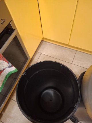 Cubo de Basura Metálico