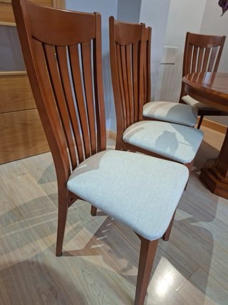 Mesa de comedor redonda de madera de 110 cm