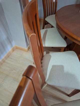 Mesa de comedor redonda de madera de 110 cm